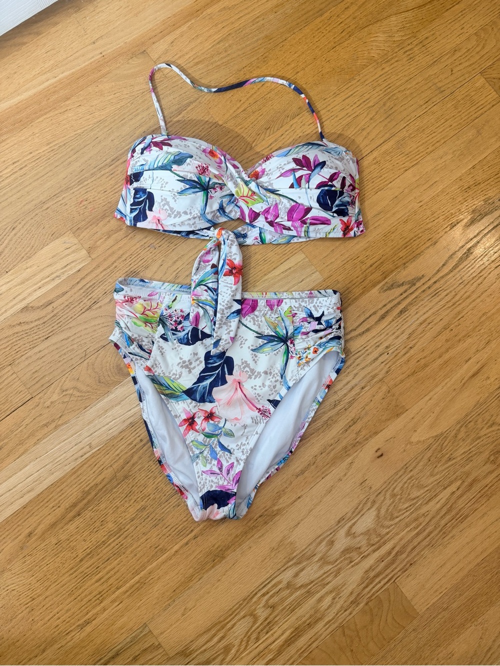 Ladies Sz L Top M Bottom "Mynah" Floral High-Waist Bikini Set White Multicolor